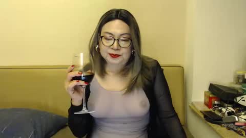 Kelly   online show from February 25, 5:25 pm