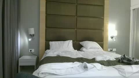 funcouple online show from December 25, 1:42 am