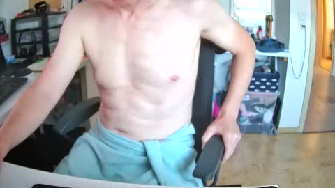 Snapshot of crazystef42 chatting on September 18, 7:10 am crazystef42 online show from September 18, 7:10 am