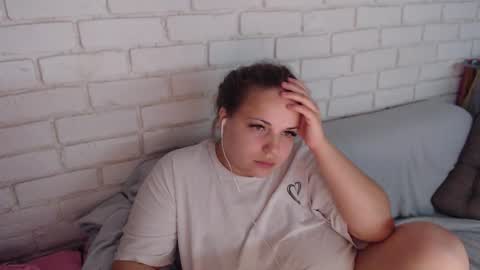 Crazyy Girl  online show from November 21, 4:05 pm