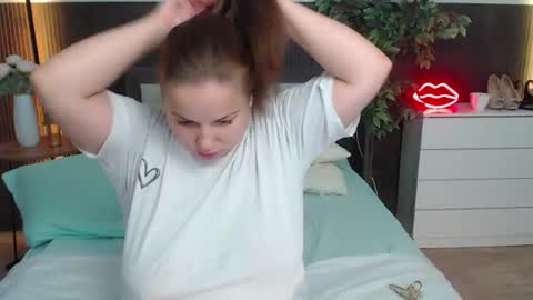 Snapshot of crazyy_girl_ chatting on July 28, 3:35 am Crazyy Girl online show from July 28, 3:35 am