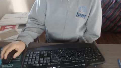 Creamormilk online show from October 1, 6:03 pm