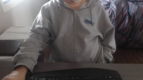 Creamormilk online show from October 7, 1:30 pm