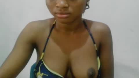 Snapshot of creamy_babyx chatting on May 18, 9:59 am Creamy babyx online show from May 18, 9:59 am
