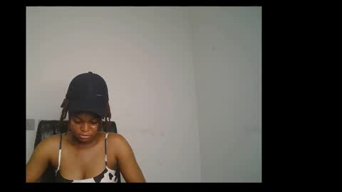 Snapshot of creamy_juicypussy chatting on March 1, 12:12 pm Lady jasmine online show from March 1, 12:12 pm