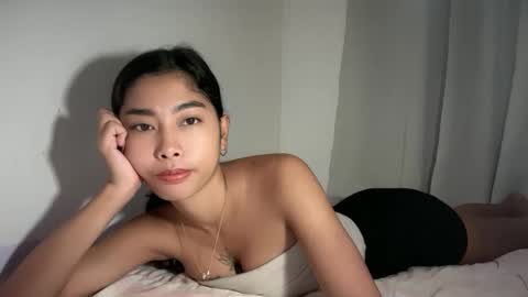 Snapshot of creamy_sexy chatting on October 3, 6:32 am mika online show from October 3, 6:32 am