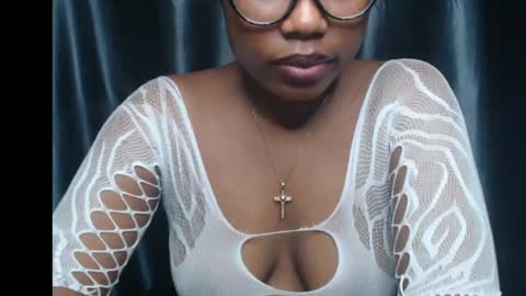 venessa online show from May 8, 9:36 am