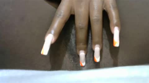 Snapshot of creamybabee chatting on January 14, 12:22 am queen online show from January 14, 12:22 am