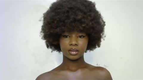 Snapshot of creamybabee chatting on January 18, 5:48 pm queen online show from January 18, 5:48 pm