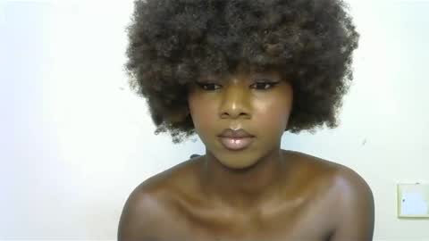 Snapshot of creamybabee chatting on January 18, 9:02 pm queen online show from January 18, 9:02 pm