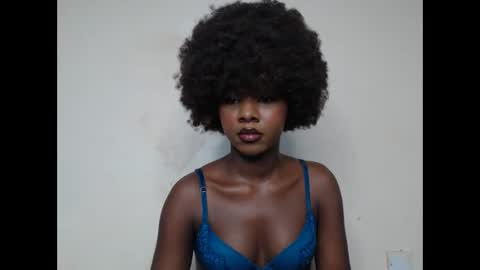 Snapshot of creamybabee chatting on March 5, 8:42 pm queen online show from March 5, 8:42 pm