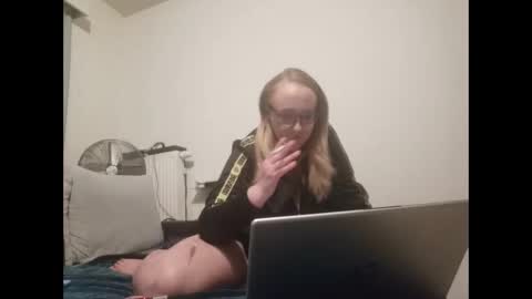 Snapshot of creamybiscuits12 chatting on December 10, 10:05 pm creamybiscuits12 online show from December 10, 10:05 pm