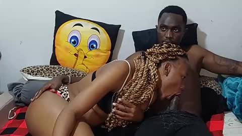 creamyhub online show from November 21, 7:18 am