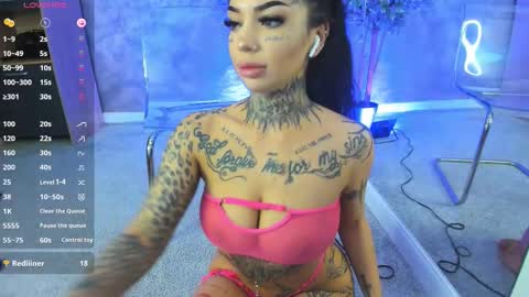 Snapshot of creamyinkk chatting on September 24, 6:39 am Sophie online show from September 24, 6:39 am