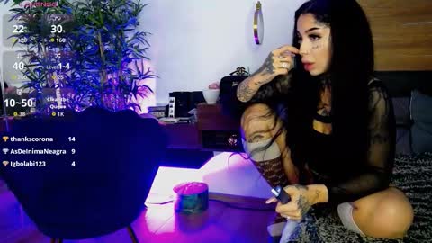 Snapshot of creamyinkk chatting on November 23, 7:41 am Sophie online show from November 23, 7:41 am