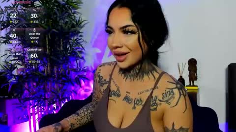 Snapshot of creamyinkk chatting on May 11, 6:08 am Sophie online show from May 11, 6:08 am