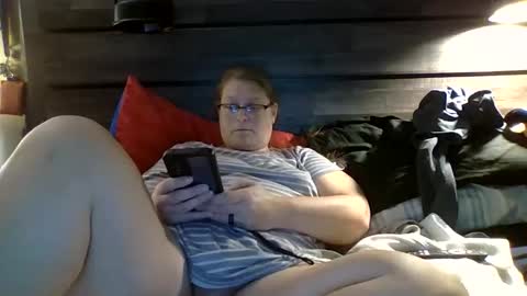 Snapshot of creamymadona chatting on October 16, 2:34 am Heather online show from October 16, 2:34 am