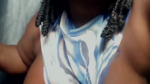 Snapshot of creamyposh1 chatting on October 26, 5:52 pm creamyposh1 online show from October 26, 5:52 pm