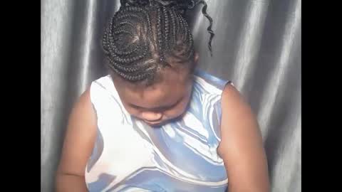 Snapshot of creamyposh1 chatting on November 19, 4:34 am creamyposh1 online show from November 19, 4:34 am