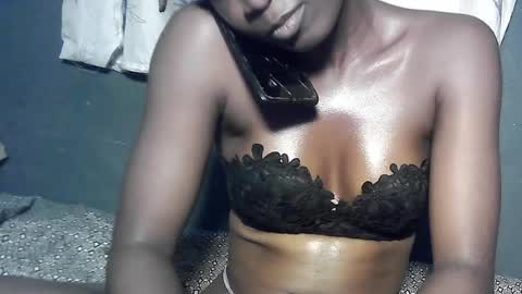 Snapshot of creamyxsugar chatting on August 6, 7:27 pm creamyxsugar online show from August 6, 7:27 pm