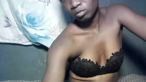 Snapshot of creamyxsugar chatting on August 8, 5:09 am creamyxsugar online show from August 8, 5:09 am