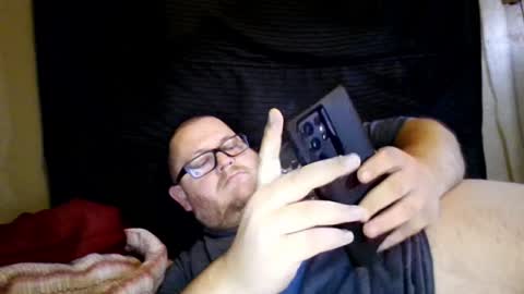 Snapshot of creeeping_death chatting on January 1, 4:07 am The hopeless romantic online show from January 1, 4:07 am