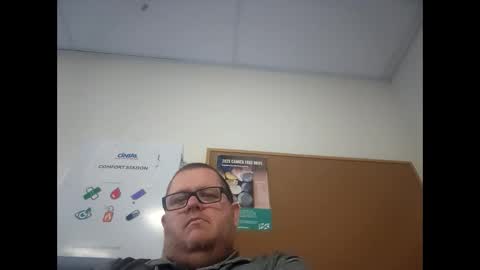 Snapshot of creeeping_death chatting on February 9, 5:19 am The hopeless romantic online show from February 9, 5:19 am