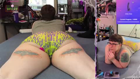 Snapshot of creepycrawlyqueen chatting on December 10, 8:08 am Amethyst online show from December 10, 8:08 am