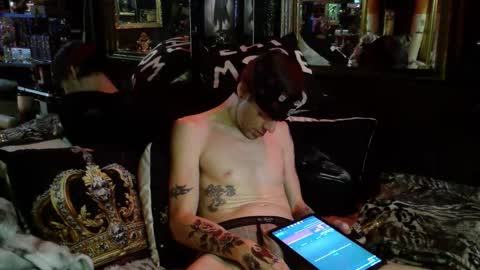 Damien Mourningstar online show from December 14, 2:33 pm