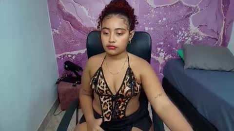 crespa_latin_ online show from November 24, 9:03 pm