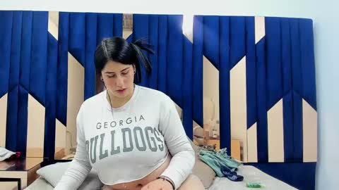 Snapshot of criistaal__ chatting on March 8, 8:33 am Criistaal   online show from March 8, 8:33 am