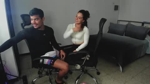 Crimson heart online show from December 21, 8:10 pm