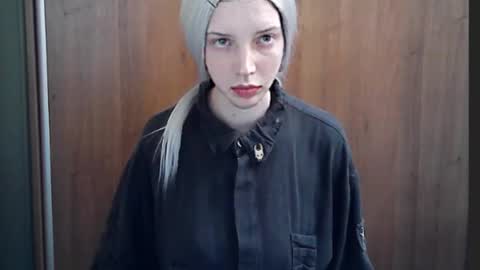 crimson_lady6 online show from May 20, 6:14 pm