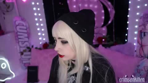 Crimson Kitten online show from November 20, 5:51 am