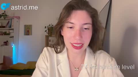Snapshot of cringebutcute chatting on September 27, 5:18 pm Astrid online show from September 27, 5:18 pm