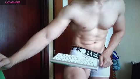 Snapshot of cris2428 chatting on October 16, 3:35 pm cris2428 online show from October 16, 3:35 pm