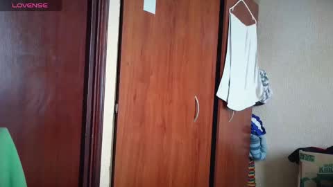 Snapshot of cris2428 chatting on October 30, 1:56 pm cris2428 online show from October 30, 1:56 pm