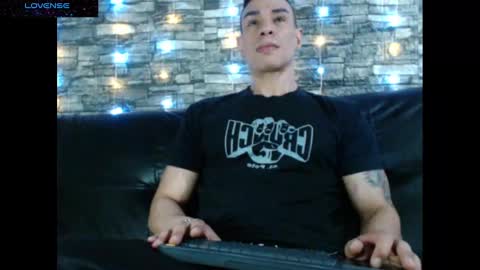 Snapshot of cris_angel01 chatting on October 14, 6:25 am Cris online show from October 14, 6:25 am