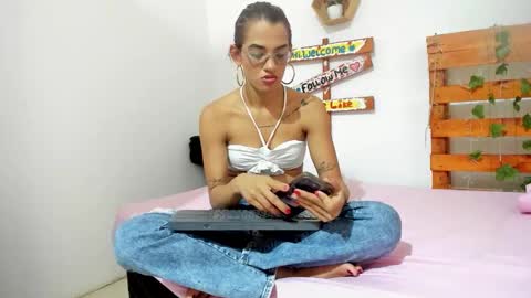 cris_dulce online show from March 1, 5:48 pm