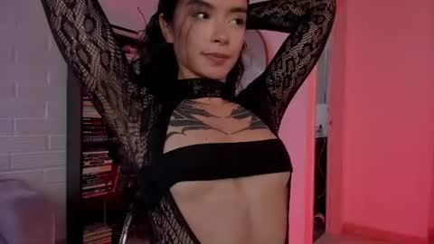 Snapshot of cris_roberts chatting on July 5, 4:58 pm Cris Roberts online show from July 5, 4:58 pm