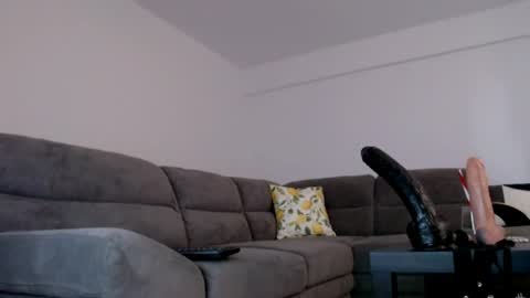 Snapshot of cris_tinne chatting on July 1, 3:23 pm cris_tinne online show from July 1, 3:23 pm