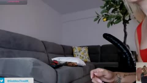 Snapshot of cris_tinne chatting on July 14, 3:51 pm cris_tinne online show from July 14, 3:51 pm