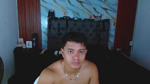 Snapshot of crisandmery chatting on November 24, 6:40 pm CRISANDMERY online show from November 24, 6:40 pm