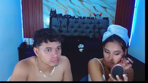 Snapshot of crisandmery chatting on November 27, 2:57 am CRISANDMERY online show from November 27, 2:57 am