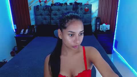 CRISANDMERY online show from March 9, 6:39 am