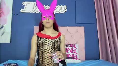 Snapshot of crisevanz18 chatting on February 7, 10:41 pm Cris Evanz online show from February 7, 10:41 pm