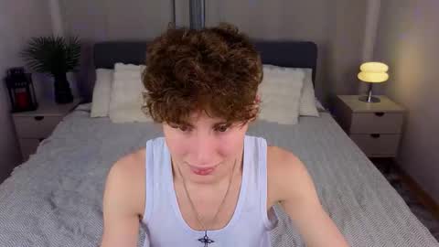 Chris online show from November 15, 9:32 pm