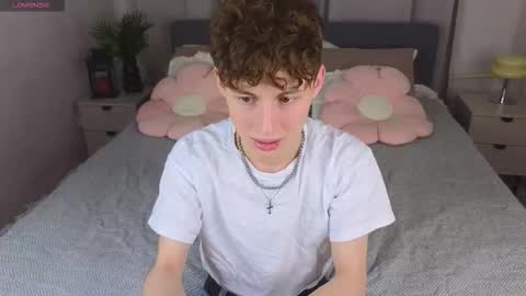 Chris online show from February 9, 2:04 am