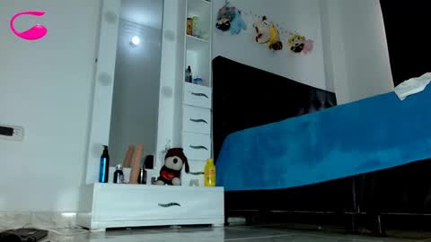 Snapshot of criss1964 chatting on February 25, 5:36 pm yereimis y jaider  online show from February 25, 5:36 pm