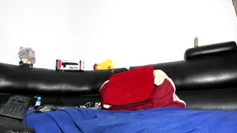 yereimis y jaider  online show from April 21, 1:42 am